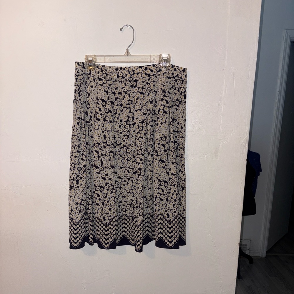 Talbots Navy and Cream Floral A-Line Skirt